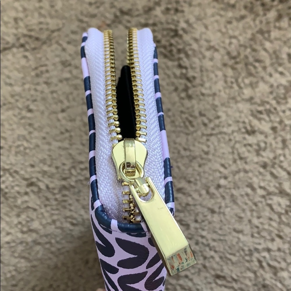 Target Wristlet - Picture 5 of 5